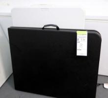FOLDING TABLES