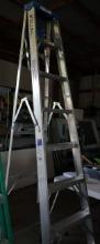 STEP LADDER