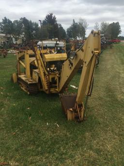 MAGNATRAC CRAWLER LOADER BACKHOE, STEEL TRACKS, RUNS &  MOVES, 1 TRACK DOES NOT MOVE, NO POWER TO IT