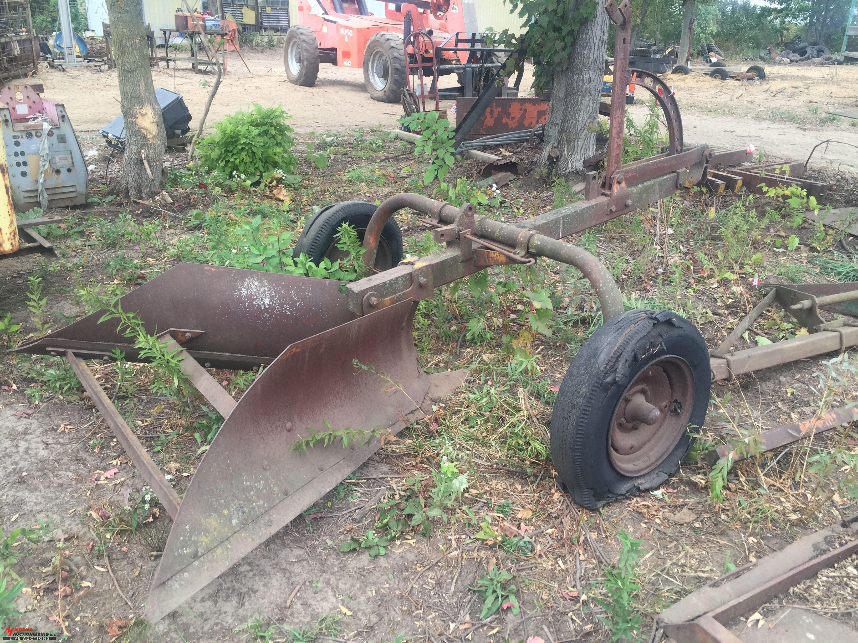 PULL TYPE DITCHING PLOW