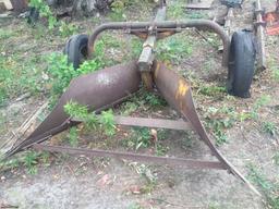 PULL TYPE DITCHING PLOW