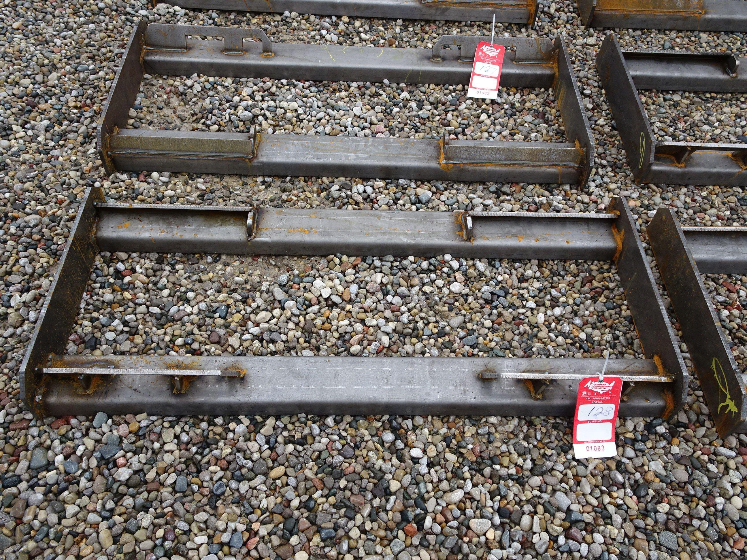 QUICK ATTACH PLATE FOR SKID STEER