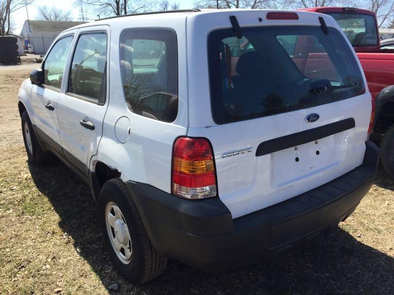 2006 FORD ESCAPE, 4 DOOR, 2.3L GAS ENGINE, AUTO TRANS, PW/PL/PM, AM/FM/CD,