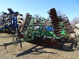 JOHN DEERE 726 FIELD CULTIVATOR, 27'6''