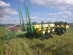 JOHN DEERE 7000 12-ROW PLANTER, 30'' SPACING, NO-TILL COULTER, HYDRAULIC FO