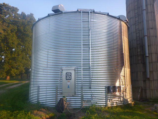 SUPERIOR MFG 10,000 BUSHEL GRAIN BIN, GALVANIZED STEEL, UNLOAD AUGER WITH D