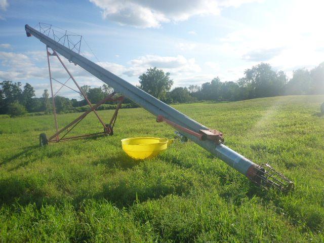 FETERL GRAIN AUGER, APPROX 10'' x 61', 540 PTO DRIVEN, POLY HOPPER, 205/75R1