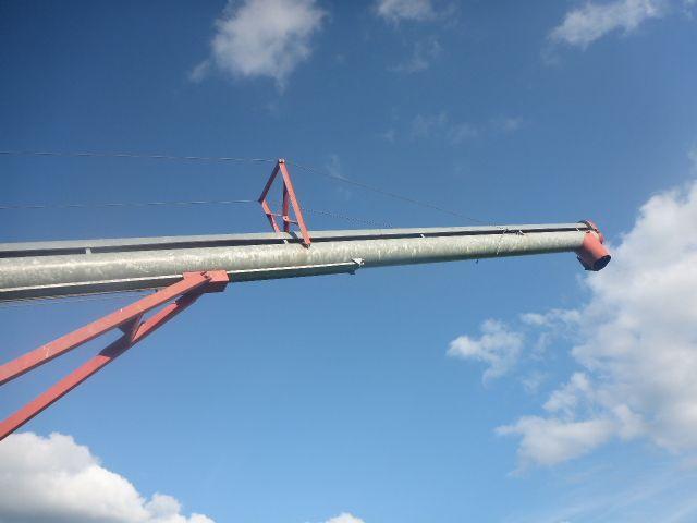 FETERL GRAIN AUGER, APPROX 10'' x 61', 540 PTO DRIVEN, POLY HOPPER, 205/75R1