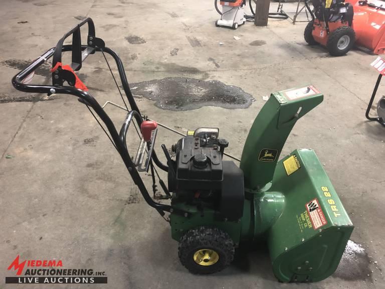 1993 JOHN DEERE TRS22 WALK BEHIND SNOW BLOWER, 22'', 3-138722