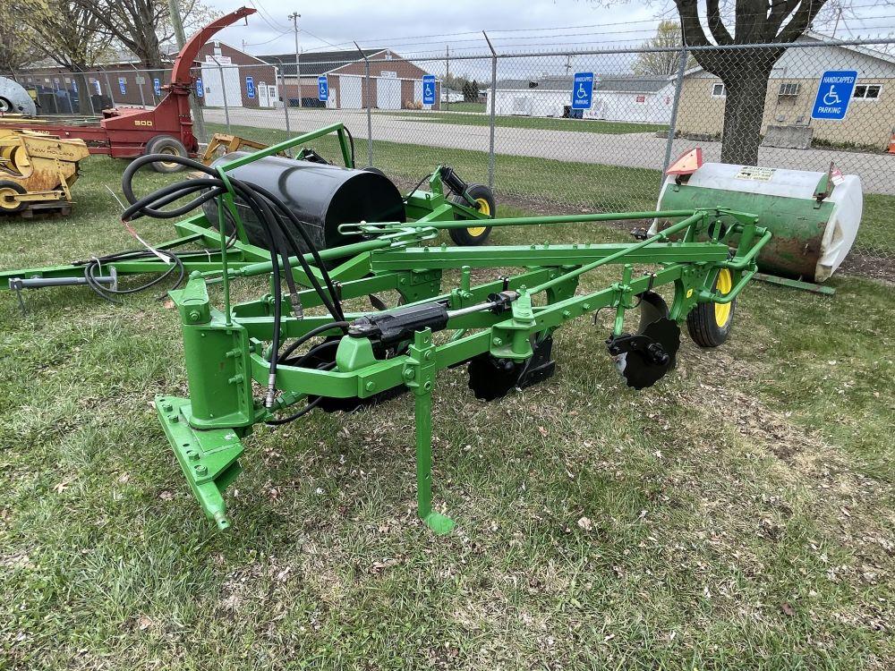 JOHN DEERE F145 H 3-BOTTOM PLOW, COMPLETLY REBUILT