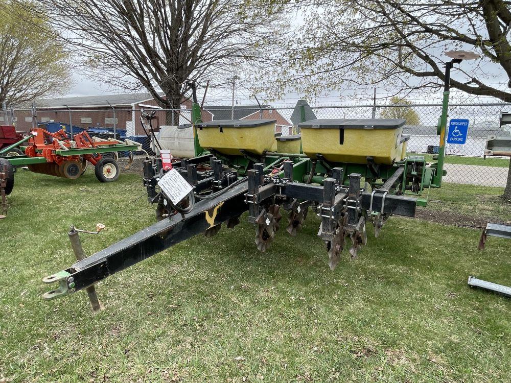 JOHN DEERE 7200 MAX EMERGE 2 4-ROW PLANTER, 30'' ROWS, NEW PRECISION CORN METERS, SOYBEAN CUPS, MONI