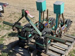 GRAMOR 2-ROW 3-LINE CARROT PLANTER