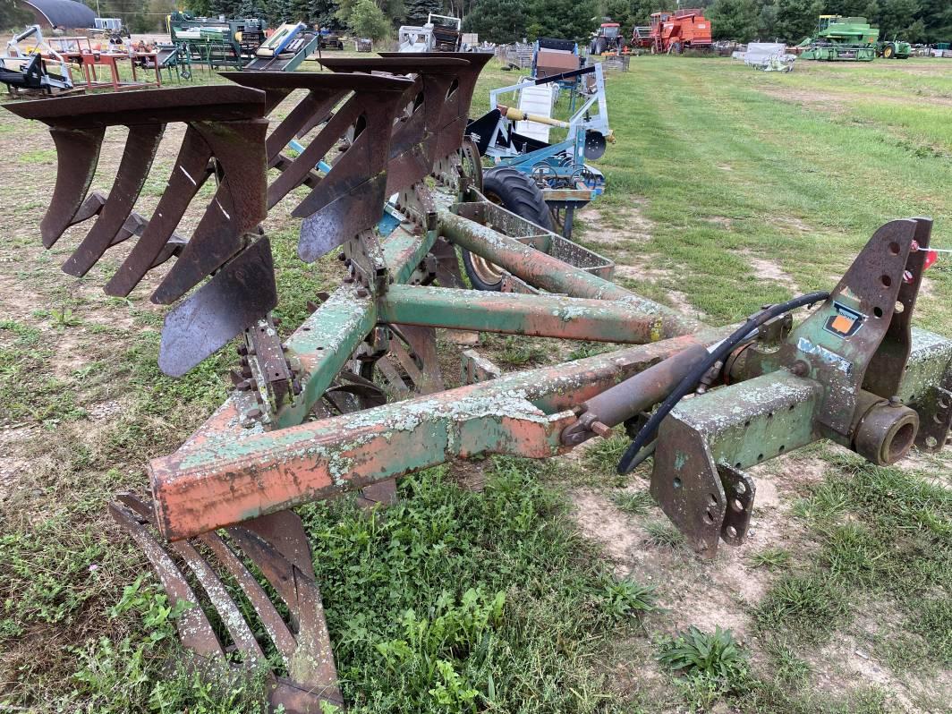 OLIVER WHITE ROLL OVER PLOW, 4-BOTTOM 18'' WITH SLATS, ON LAND HITCH