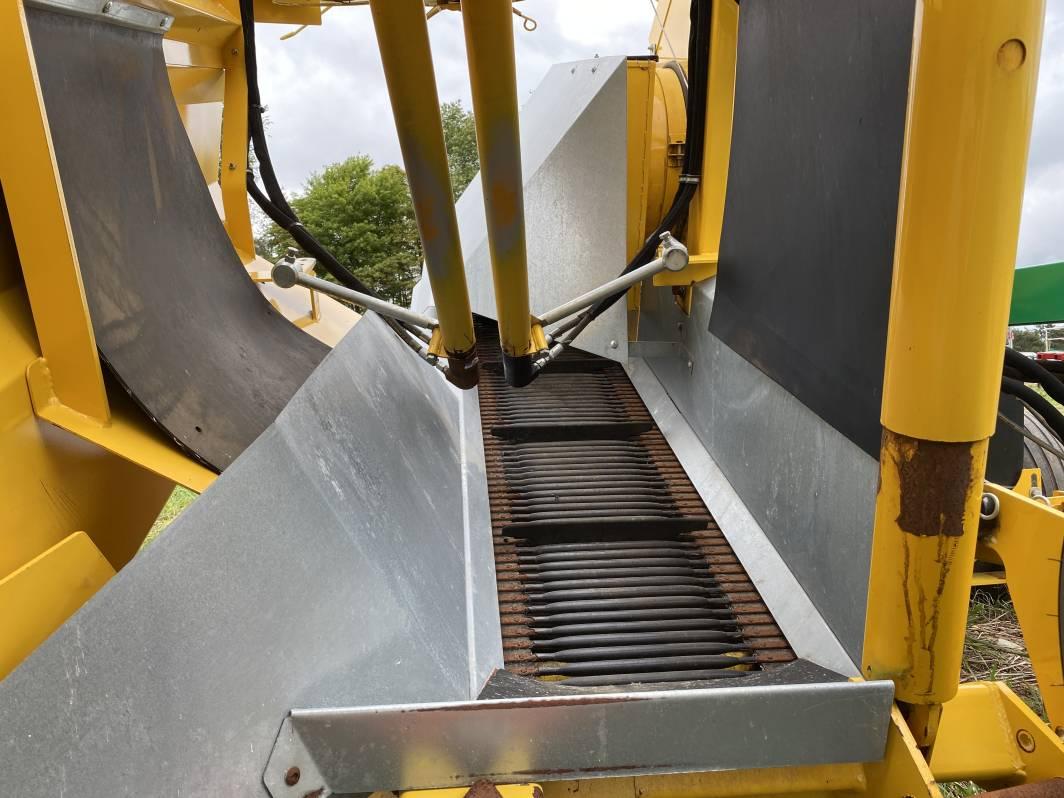 OXBO PIXALL CP100 SWEET CORN PULLER, PICKED 30 ACRES, LINE NEW CONDITION