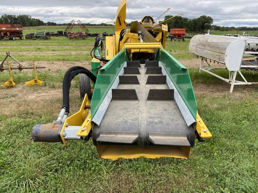 OXBO PIXALL CP100 SWEET CORN PULLER, PICKED 30 ACRES, LINE NEW CONDITION