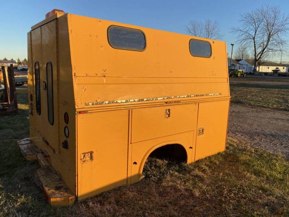 KNAPHEIDE UTILITY BOX, 9'