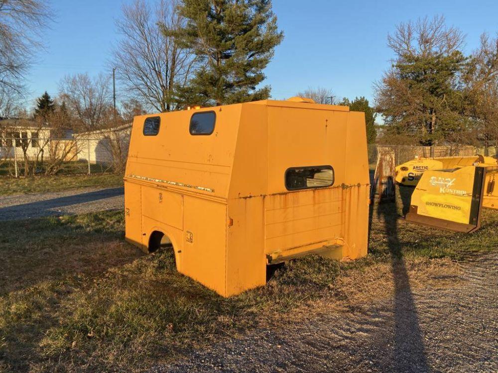 KNAPHEIDE UTILITY BOX, 9'