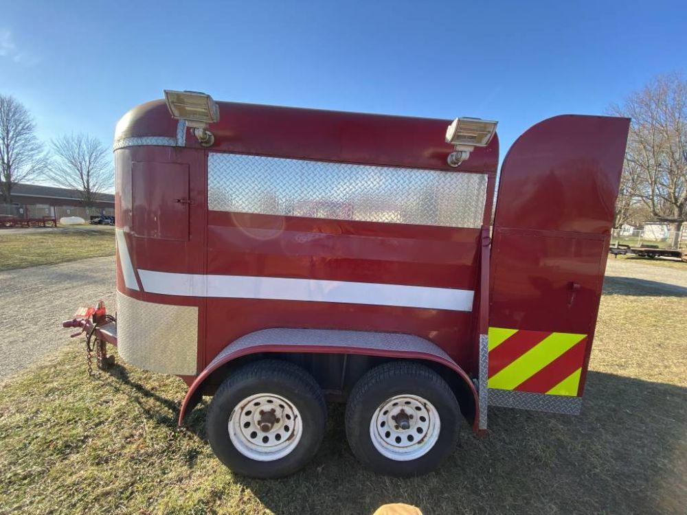 1995 W&W TANDEM AXLE HORSE TRAILER, ONAN 10KW GAS POWERED GENERATOR, INSIDE HAS BEEN FABRICATED, VIN