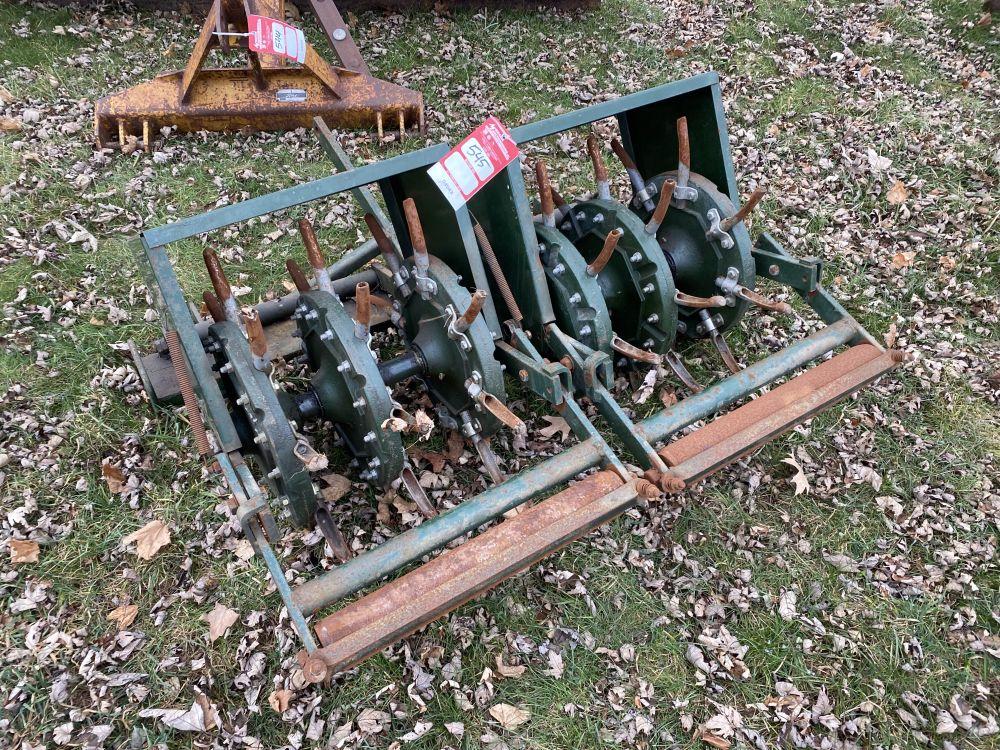CUSHMAN 2-SECTION PLUG TYPE AERATOR