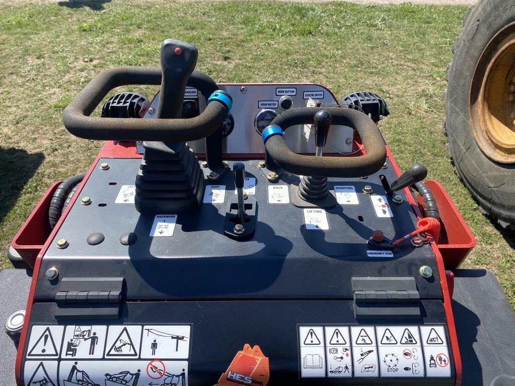2022 STAG TL425 STAND ON TRACK LOADER, KUBOTA TIER 4 DIESEL ENGINE, 25HP, AUX HYD. MANUAL COUPLER, R