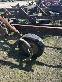 GLENCOE 11-SHANK CHISEL PLOW