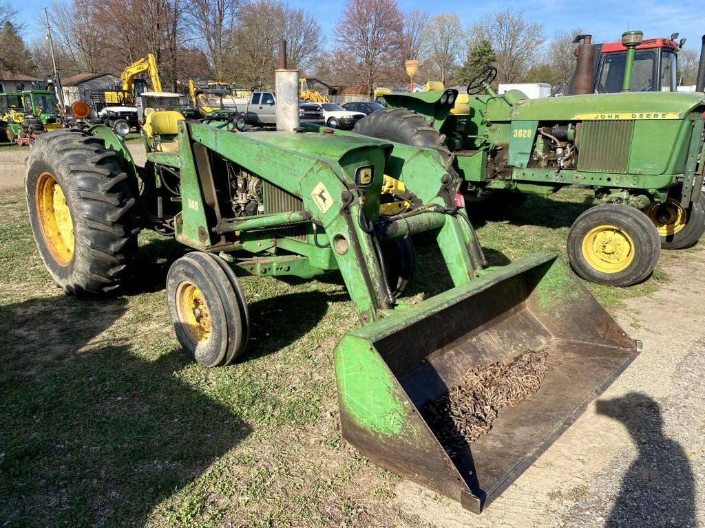JOHN DEERE 1520 TRACTOR WITH JOHN DEERE 145 LOADER, 3PT, PTO, 1-REMOTE, GAS ENGINE, 16.9-28 REAR TIR