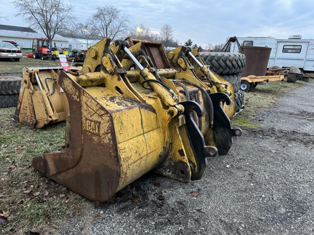 CAT LOADER BUCKET WITH GRAPPLE, 105'', CAME OFF KOMATSU WA250