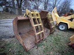 CAT LOADER BUCKET WITH GRAPPLE, 105'', CAME OFF KOMATSU WA250