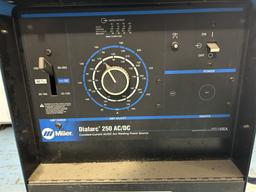 MILLER DIALARC 250 AC/DC WELDER