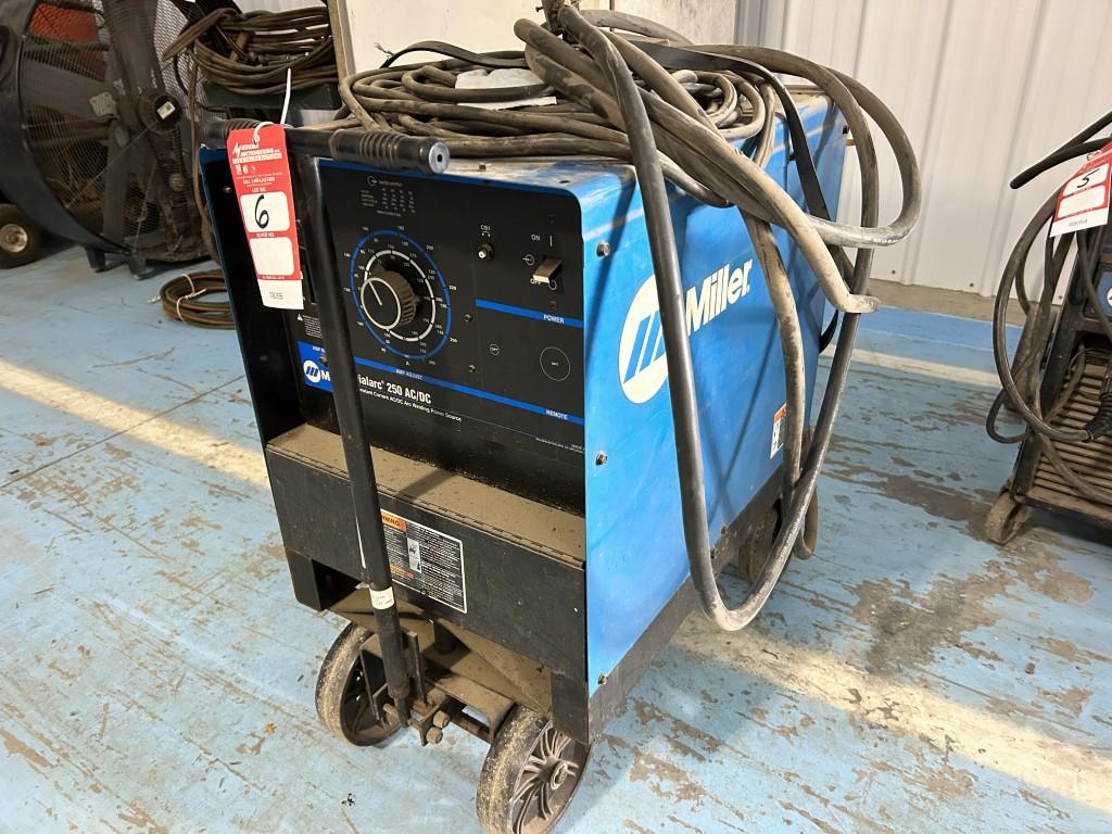 MILLER DIALARC 250 AC/DC WELDER