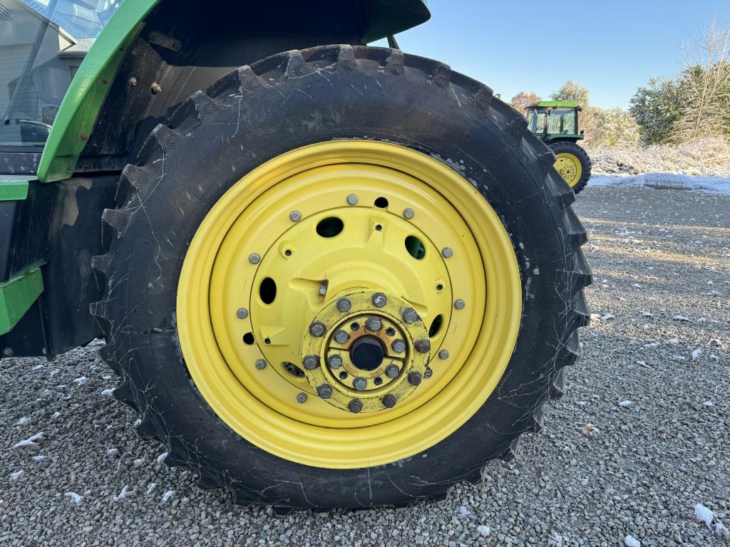 1996 JOHN DEERE 7600 TRACTOR