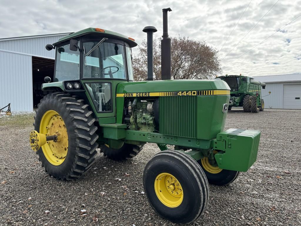 1981 JOHN DEERE 4440 TRACTOR