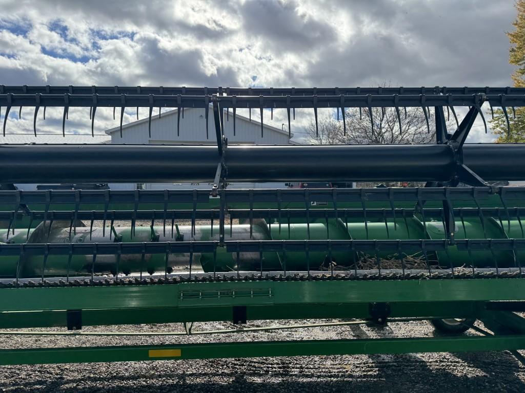 JOHN DEERE 635F GRAIN HEAD