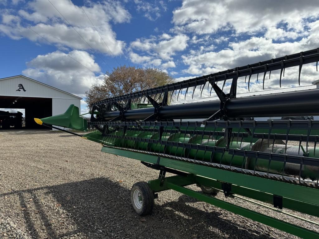 JOHN DEERE 635F GRAIN HEAD