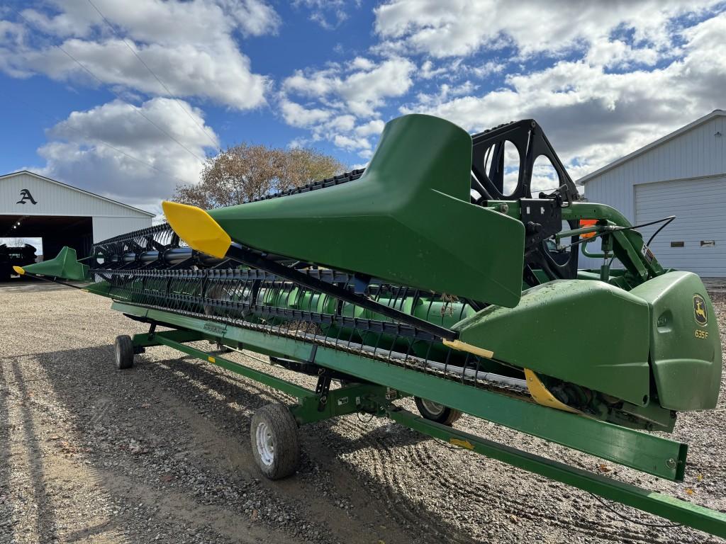 JOHN DEERE 635F GRAIN HEAD