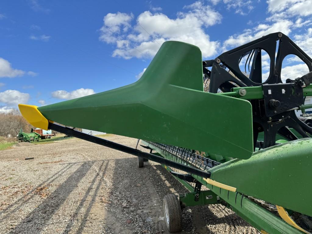 JOHN DEERE 635F GRAIN HEAD