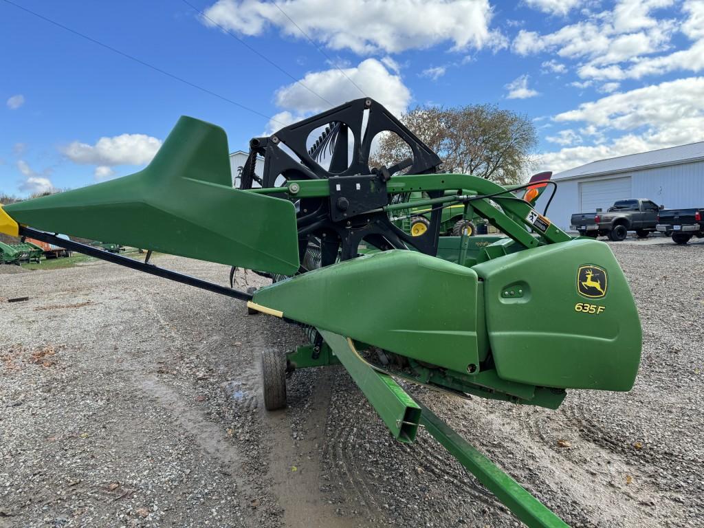 JOHN DEERE 635F GRAIN HEAD