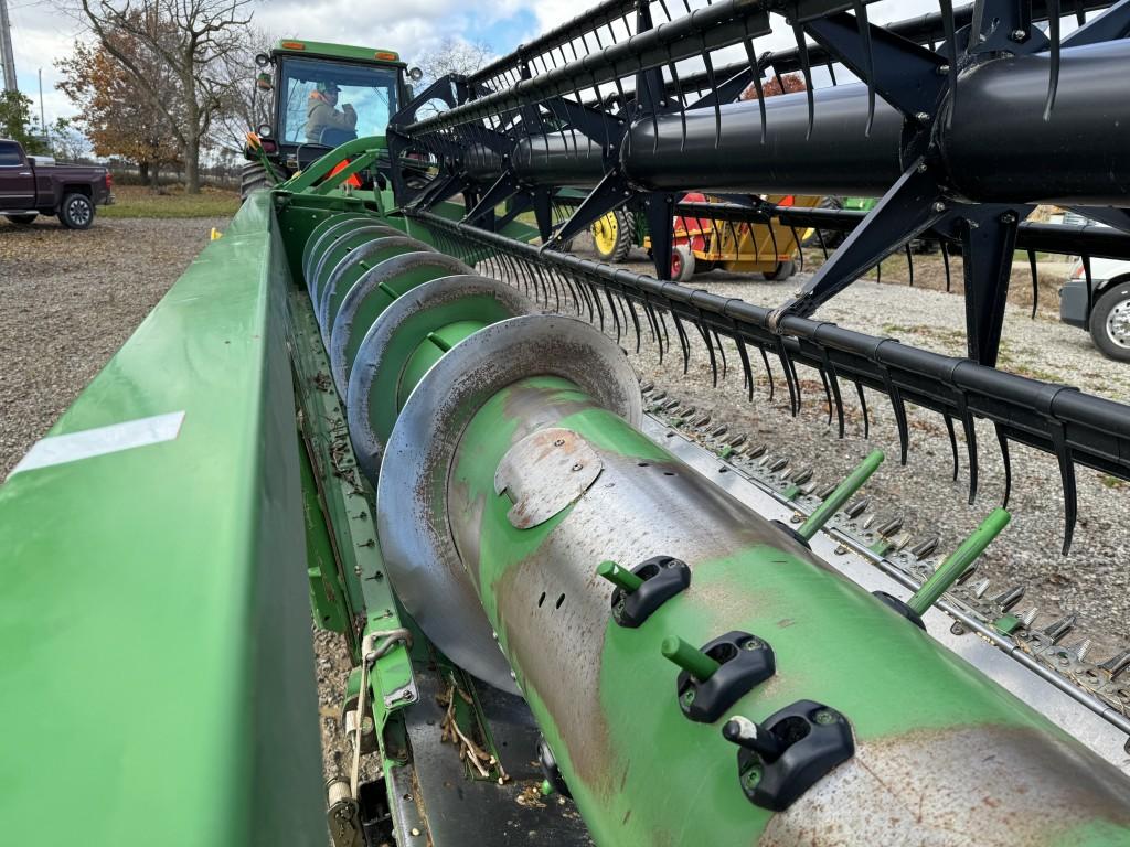 JOHN DEERE 635F GRAIN HEAD