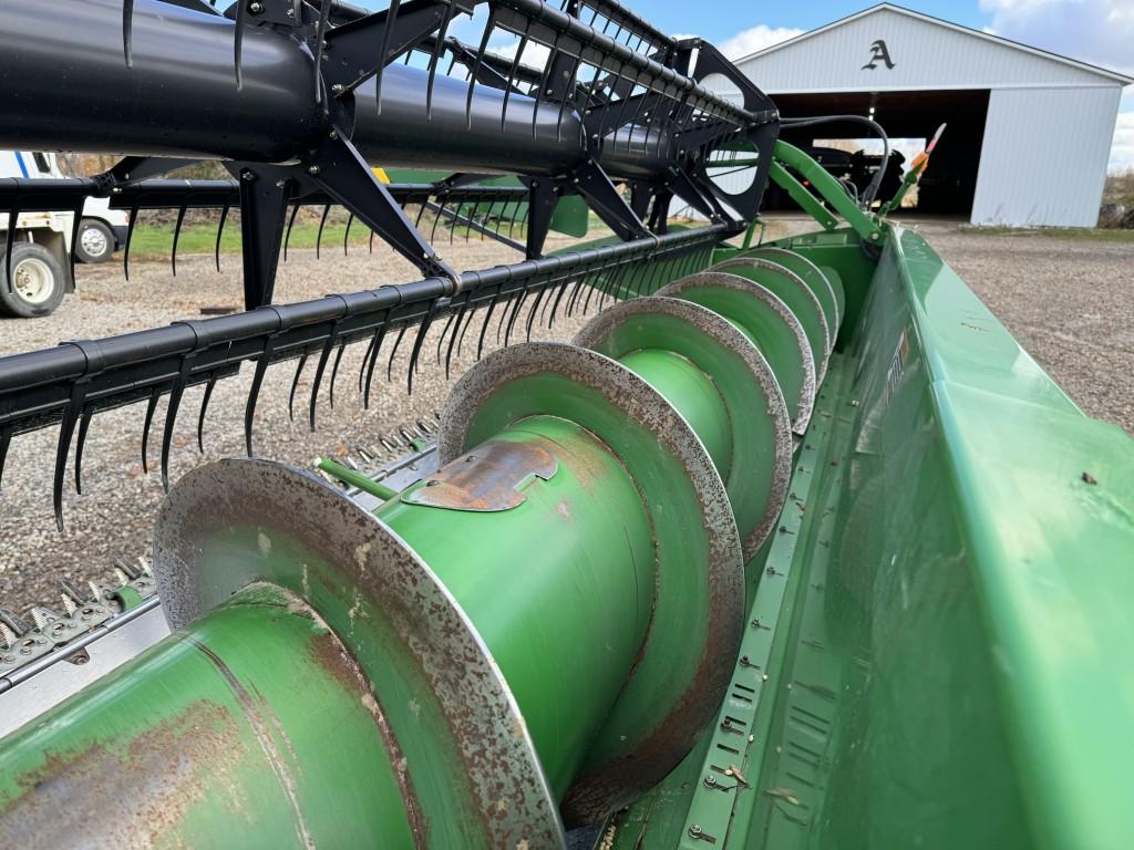 JOHN DEERE 635F GRAIN HEAD