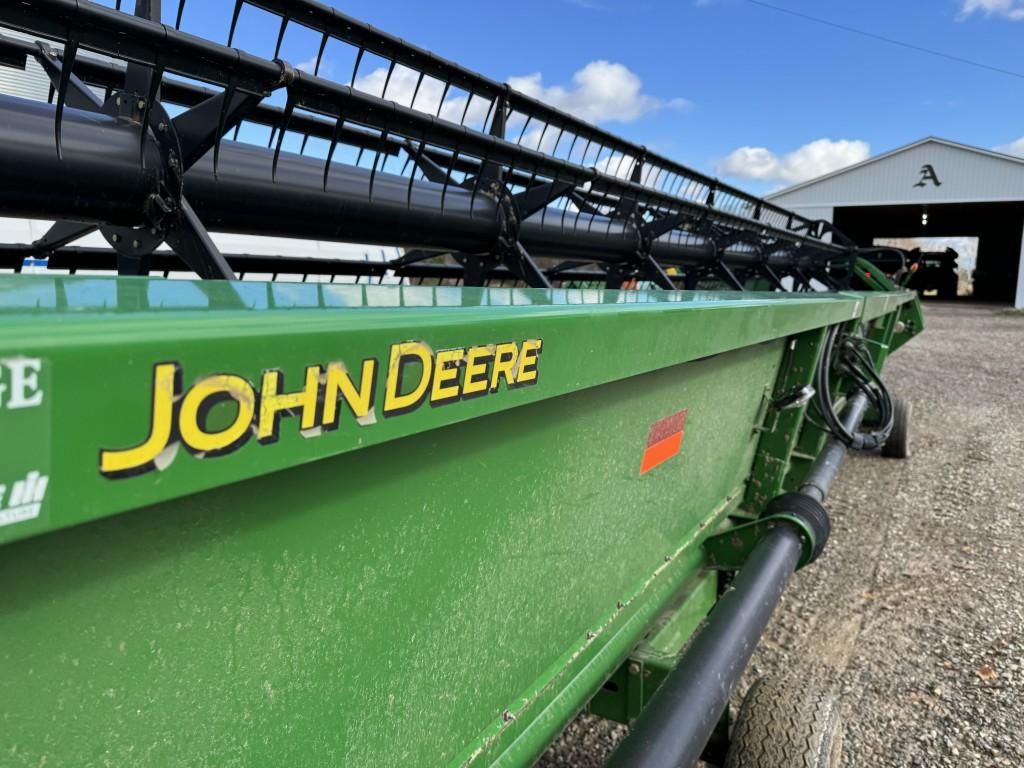 JOHN DEERE 635F GRAIN HEAD