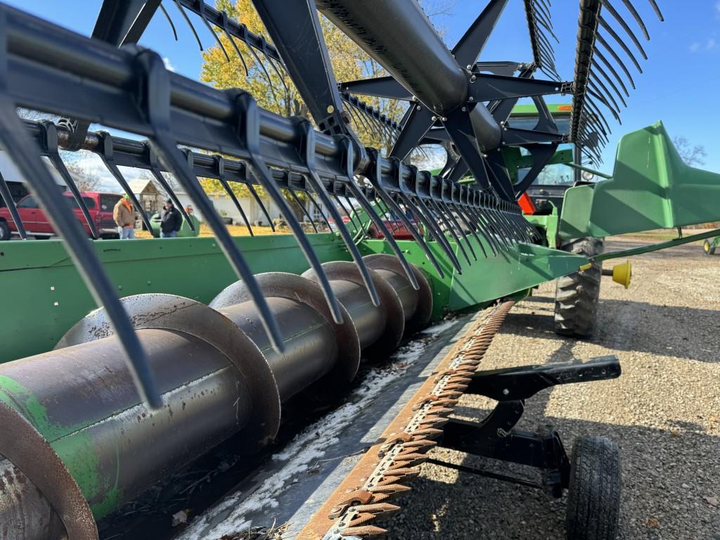 JOHN DEERE 925 GRAIN HEAD