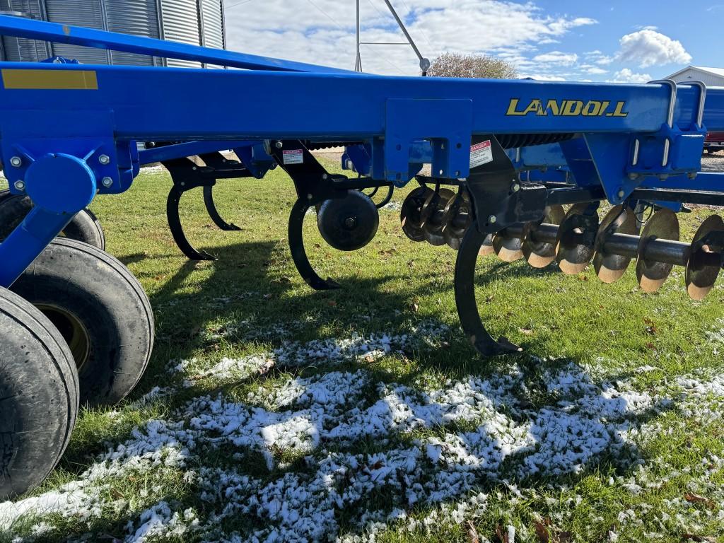 LANDOLL 2310-7-30 WEATHERPROOFER III DISC RIPPPER