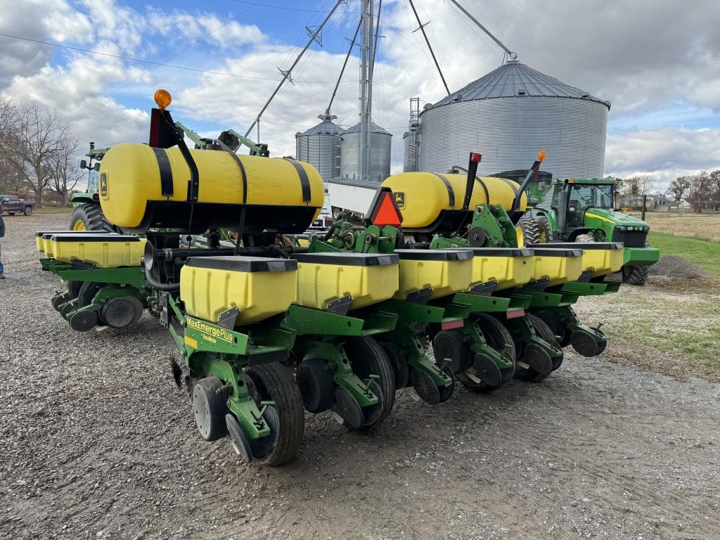 JOHN DEERE 1770 CONSERVATION 12 ROW PLANTER