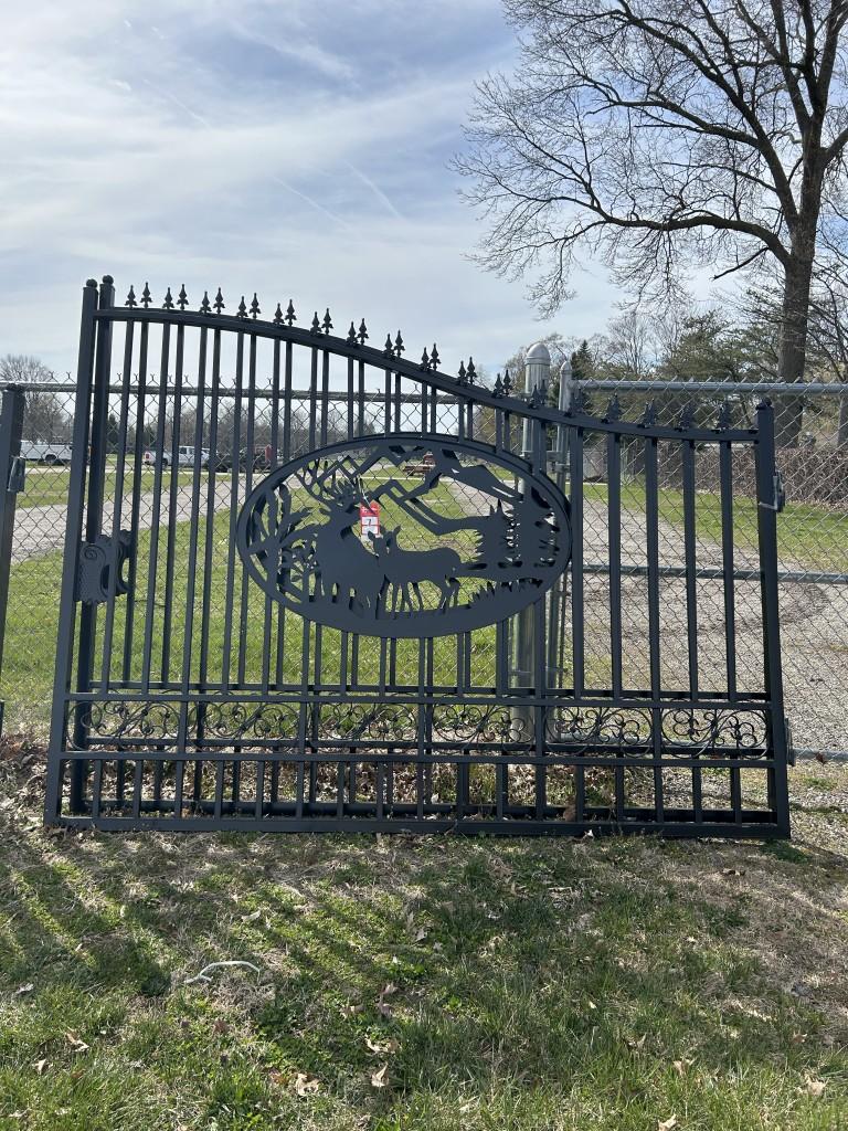 NEW GREAT BEAR BI-PARTING IRON GATE WITH DEER ART IN THE MIDDLE, 20'