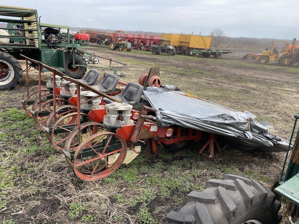 MECHANICAL TRANSPLANTER, 4-ROW, 4000 UNIT MODEL, CUB PLANTER, 3PT, CANOPY