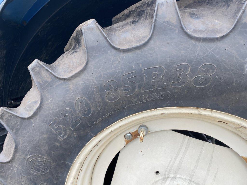 NEW HOLLAND T6030 PLUS TRACTOR, 4WD, 3PT, PTO, 4 REMOTES, 10 FRONT WEIGHTS, 20.8R38 REAR DUALS, 16.9