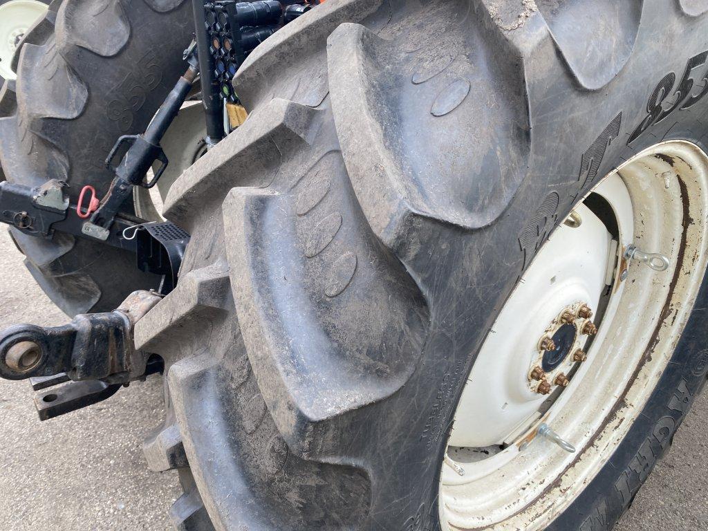 NEW HOLLAND T6030 PLUS TRACTOR, 4WD, 3PT, PTO, 4 REMOTES, 10 FRONT WEIGHTS, 20.8R38 REAR DUALS, 16.9