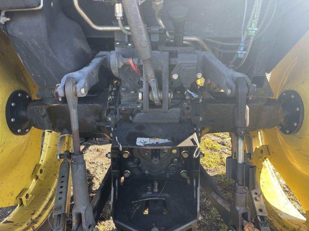 JOHN DEERE 5525 TRACTOR, 4WD, DIESEL, SYNCSHUTTLE TRANS, 3 PT., 540 PTO, 2 REMOTES, HEAT, A/C, 9.5R4