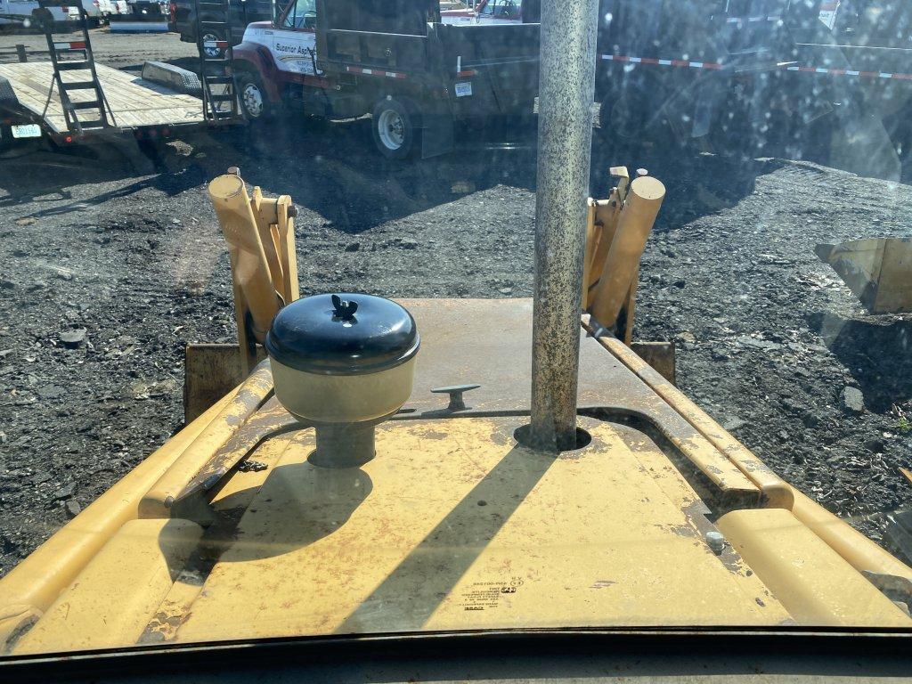 CASE 580L LOADER BACKHOE, 4X4, CAB, 82'' FRONT BUCKET, 23'' REAR BUCKET, REAR OUTRIGGERS, MISSING LO