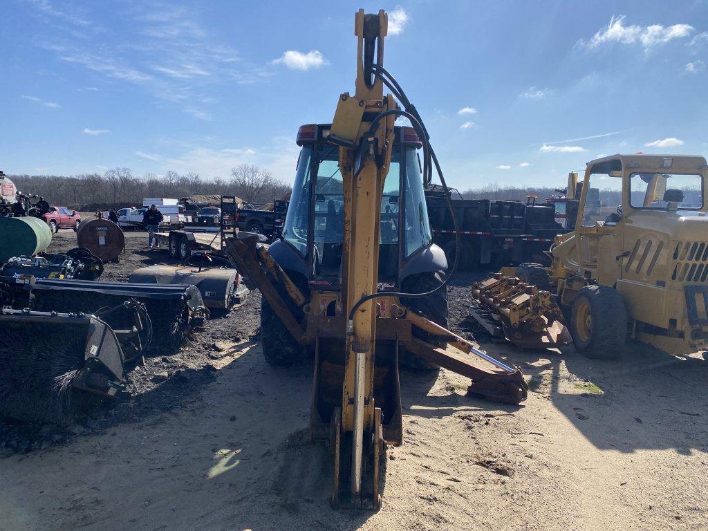 CASE 580L LOADER BACKHOE, 4X4, CAB, 82'' FRONT BUCKET, 23'' REAR BUCKET, REAR OUTRIGGERS, MISSING LO